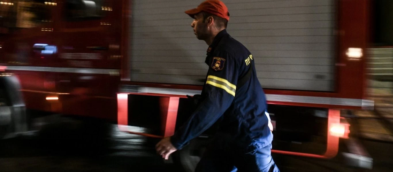 Έκρηξη σε εταιρεία πετρελαιοειδών στη Βάρη - Αστυνομικός της ΔΙΑΣ ο τραυματίας